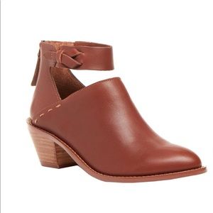 🆕 Kelsi Dagger Brooklyn Kadeja Boots ⁣